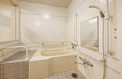 写真：小浴室（予約制）