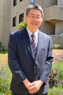 写真：ディレクター 上野 俊一