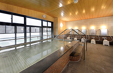 写真：大浴室人工温泉「天神の湯」
